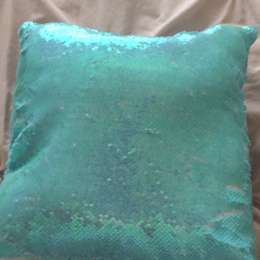 Blue flip switching color pillow